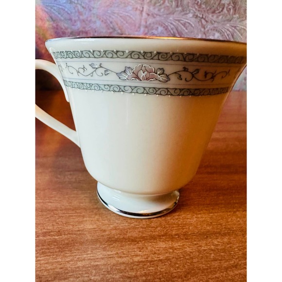 Vintage 3 1/8” footed cup Charleston by Lenox - Picture 6 of 10
